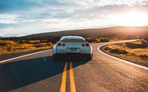 erik-mclean-ZRns2R5azu0-unsplash
