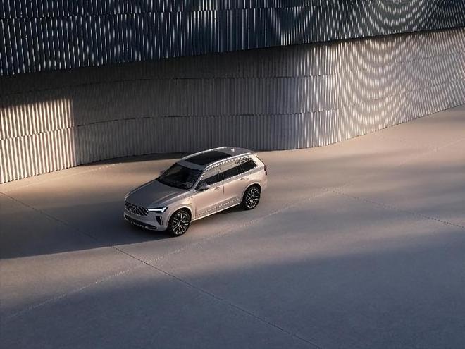 沃尔沃全新XC90：安全与豪华的极致演绎