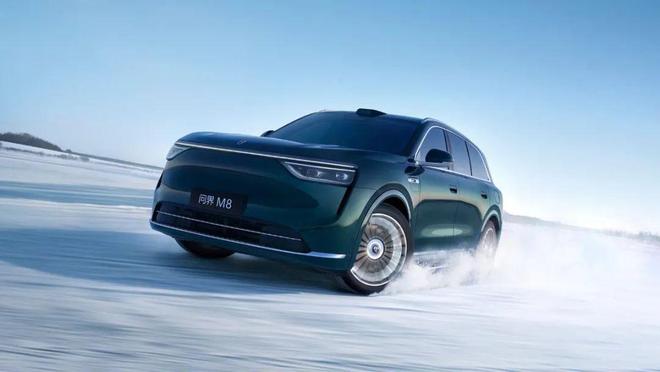 问界M8“力挽狂澜” 赛力斯抢夺“大六座SUV”话语权