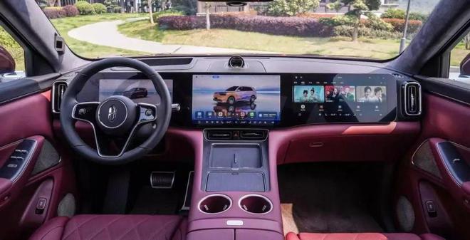 问界M8“力挽狂澜” 赛力斯抢夺“大六座SUV”话语权