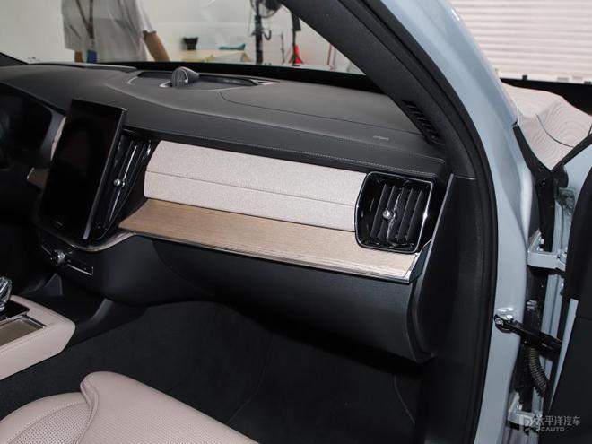 全面焕新更时尚 实拍新款沃尔沃XC90 PHEV