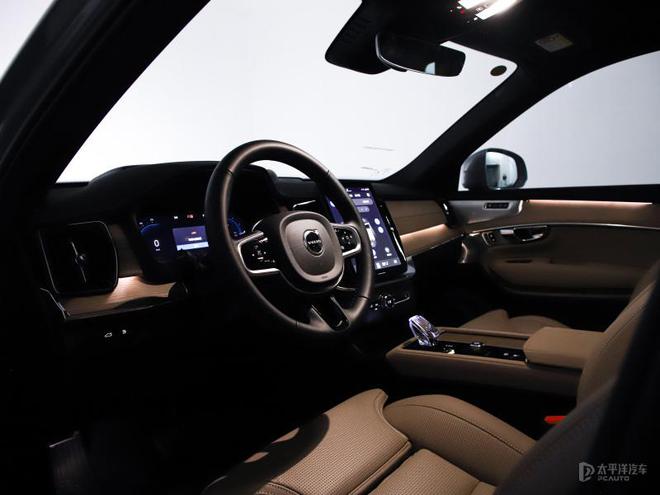 全面焕新更时尚 实拍新款沃尔沃XC90 PHEV