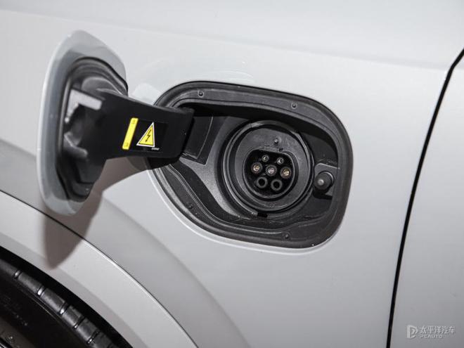全面焕新更时尚 实拍新款沃尔沃XC90 PHEV