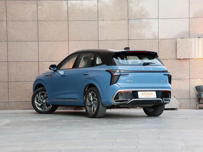 红旗HS3 PHEV劲为PLUS版上市 售14.18万起