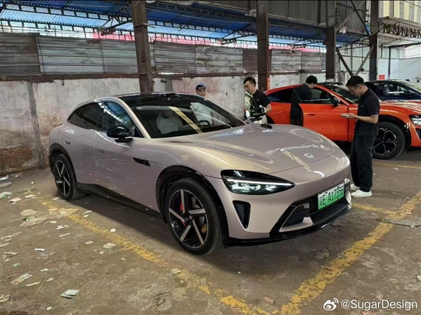 难怪雷军提议换方案！挂绿牌的小米YU7实车曝光：感受下