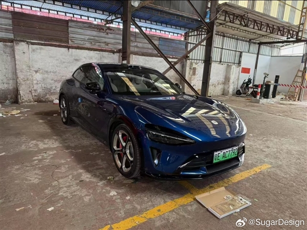难怪雷军提议换方案！挂绿牌的小米YU7实车曝光：感受下