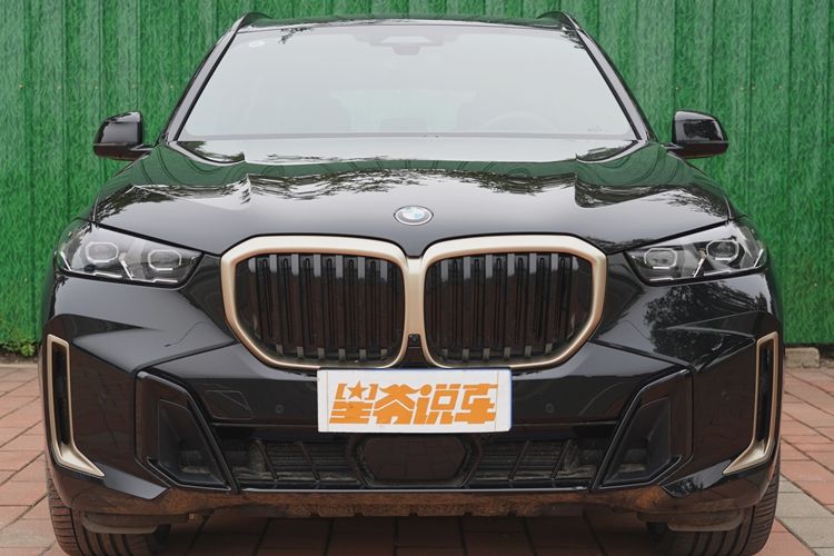 宝马X5车型配置盘点 3.0T尊享型值得优先考虑
