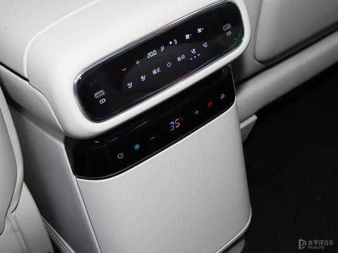 空间玩得溜的“9系”成员 实拍吉利银河M9