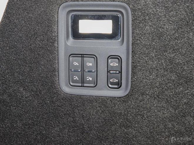 空间玩得溜的“9系”成员 实拍吉利银河M9
