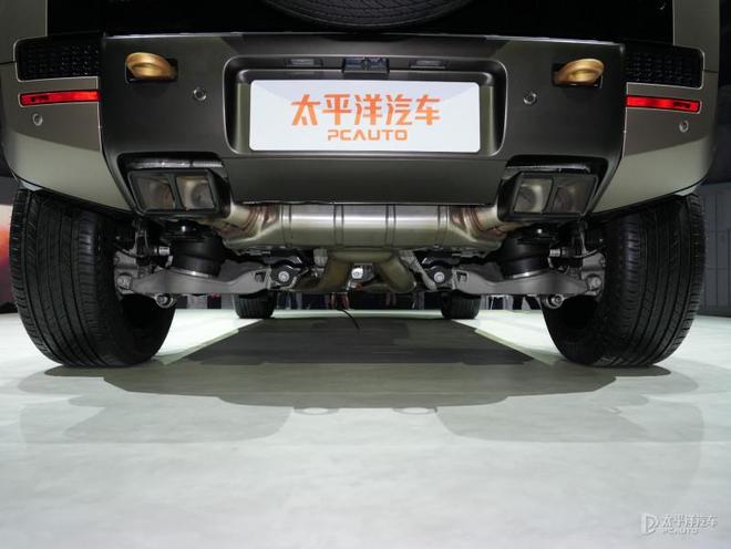 真男人就开V8！全新路虎卫士OCTA硬核登场