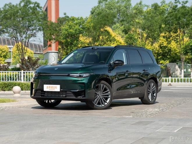 零跑C16登顶20万内中大型SUV销量冠军