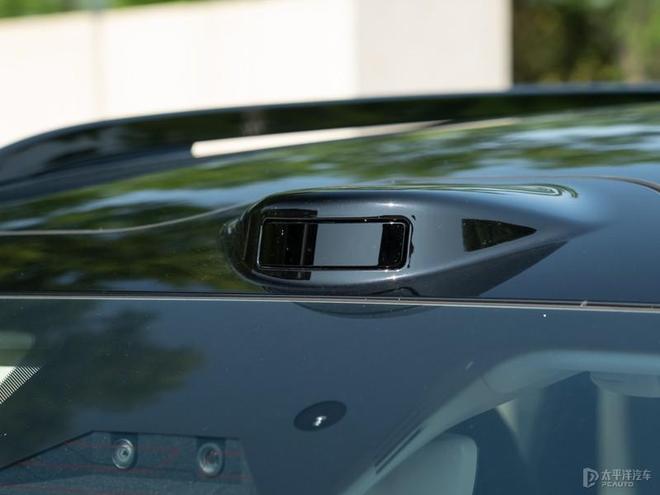 零跑C16登顶20万内中大型SUV销量冠军
