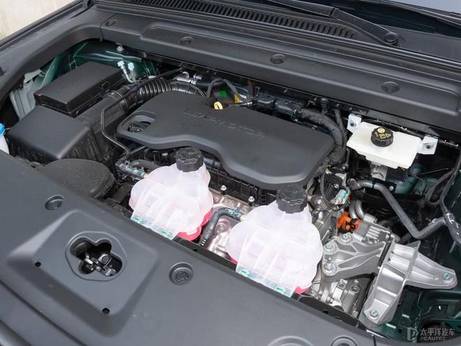 零跑C16登顶20万内中大型SUV销量冠军