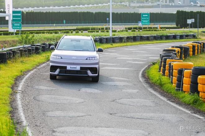 北京现代EO 10万SUV竟有30万豪华质感？