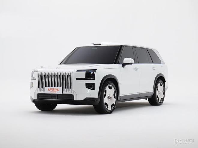 极氪9X内饰公布 2.0T三电机插混/零百3.1秒/续航380km 对标库里南