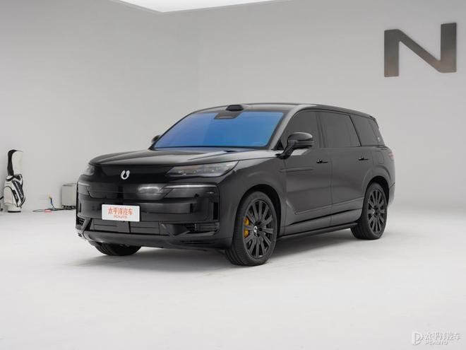 极氪9X内饰公布 2.0T三电机插混/零百3.1秒/续航380km 对标库里南