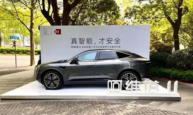 长安汽车登顶后，危机暗涌：高光时刻藏着哪些隐忧？