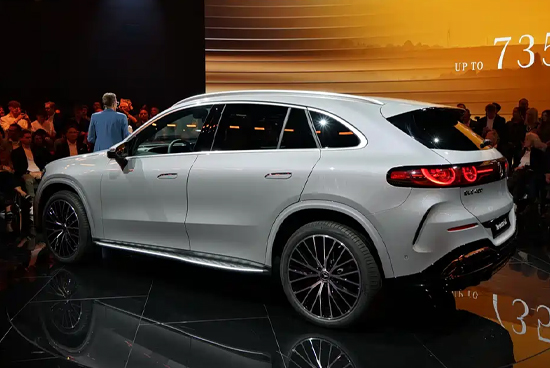 奔驰 GLC EV强势来袭：800V 架构 + 39.1寸巨屏，豪华电动新标杆？