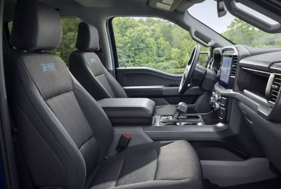 福特F150 Lightning STX续航 467km，双电机 + 实用配置，不涨价太香了