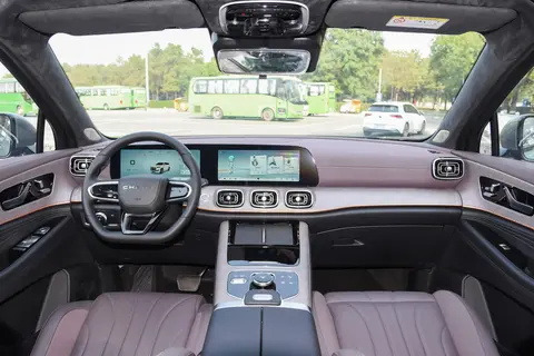 14.79万起售的2.0T中型SUV！奇瑞瑞虎9家族携X车型上市，国庆限时直降2万抢鲜