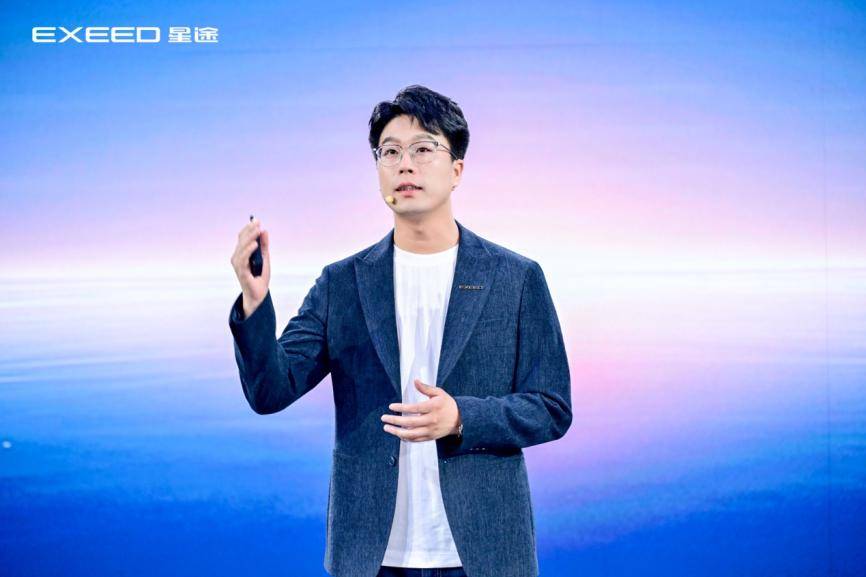 综合补贴后12.99万起 星途瑶光C-DM寰球版上市：40万级豪华电混SUV价值重构者来了