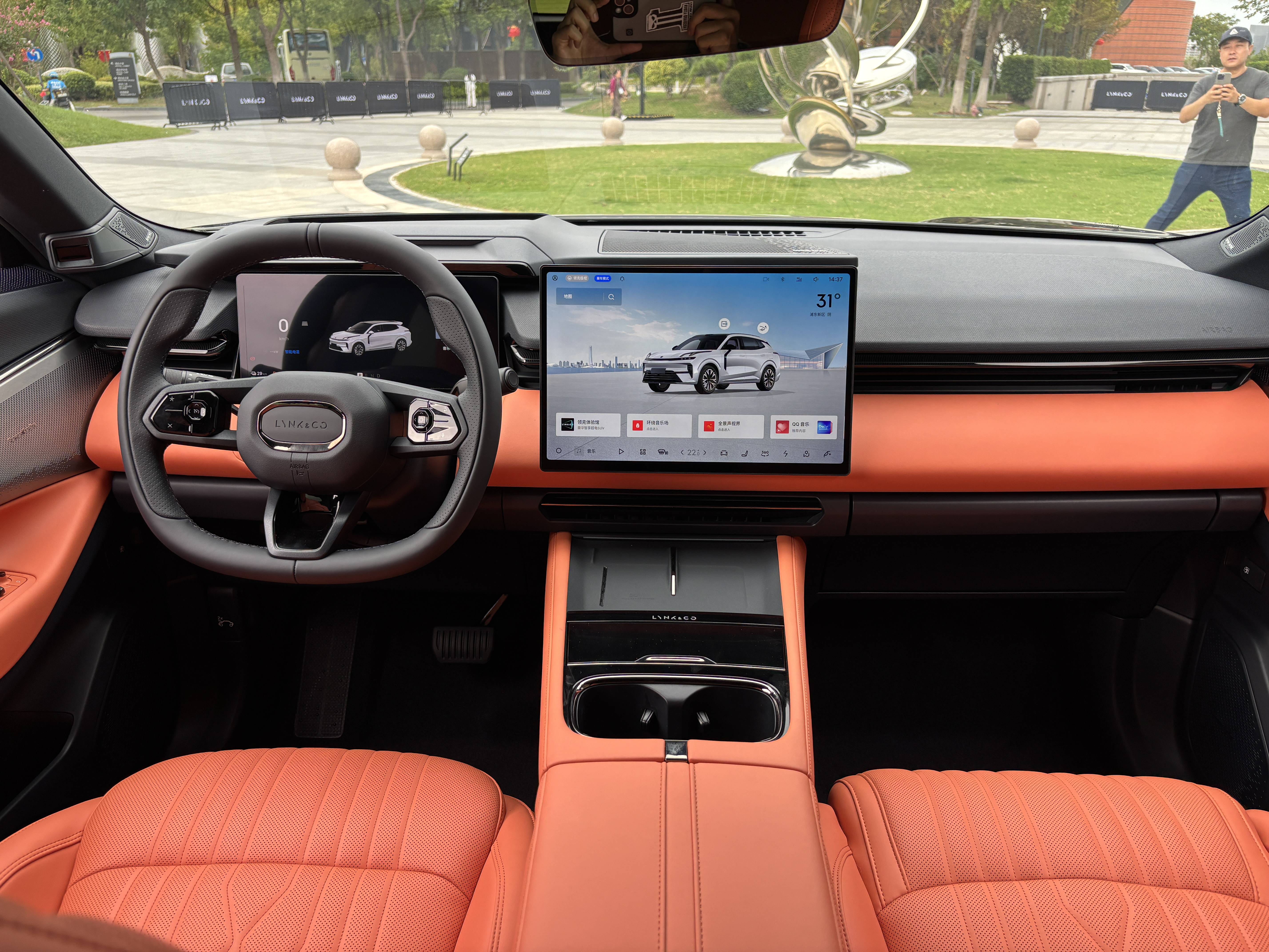 新款领克08 EM-P上市15.98 万起！激光雷达全系标配，700TOPS算力碾压20万级竞品