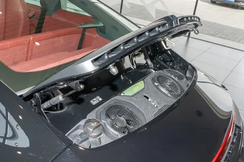 146.8万起不涨价！2026款保时捷911上市：选装降50%，3秒破百戳中年轻人