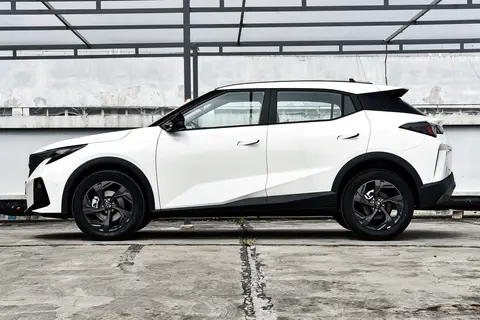 实测传祺GS3新款：14.6寸屏+遥控泊车，限时6.98万，这性价比要冲？