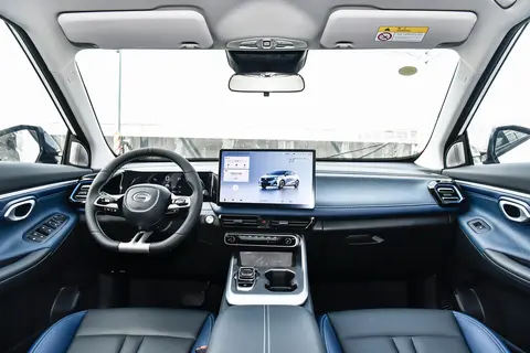实测传祺GS3新款：14.6寸屏+遥控泊车，限时6.98万，这性价比要冲？