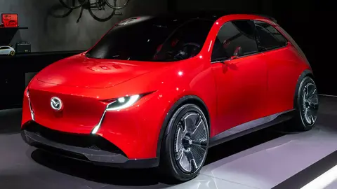 2515mm 轴距 + 全景天幕！马自达VISION X-COMPACT概念车发布，年轻人代步首选