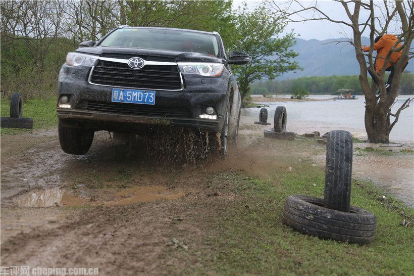 汉兰达越野测试场景