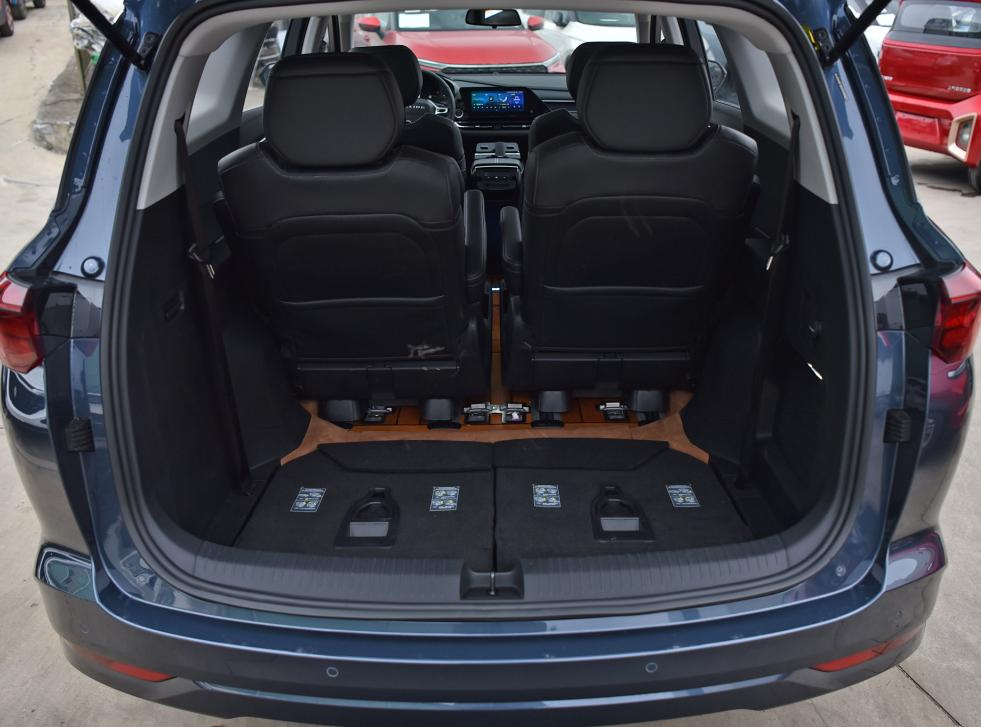 哈弗H6空间展示