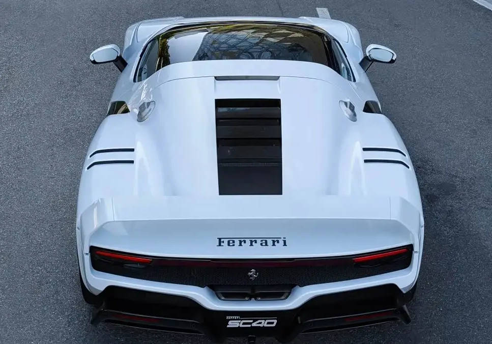 法拉利SC40官图发布，819马力+2.9秒破百！1台定制款致敬36年前经典