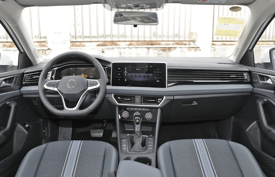 大众速腾3000万辆纪念款上市：18英寸轮毂+无线充电，配置表曝光