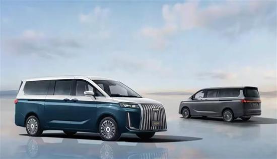 北汽锐胜M8携4种动力11.5预售，3200mm轴距碾压同级