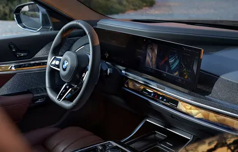 91.9万起不加价！2026款宝马7系标配夹层玻璃