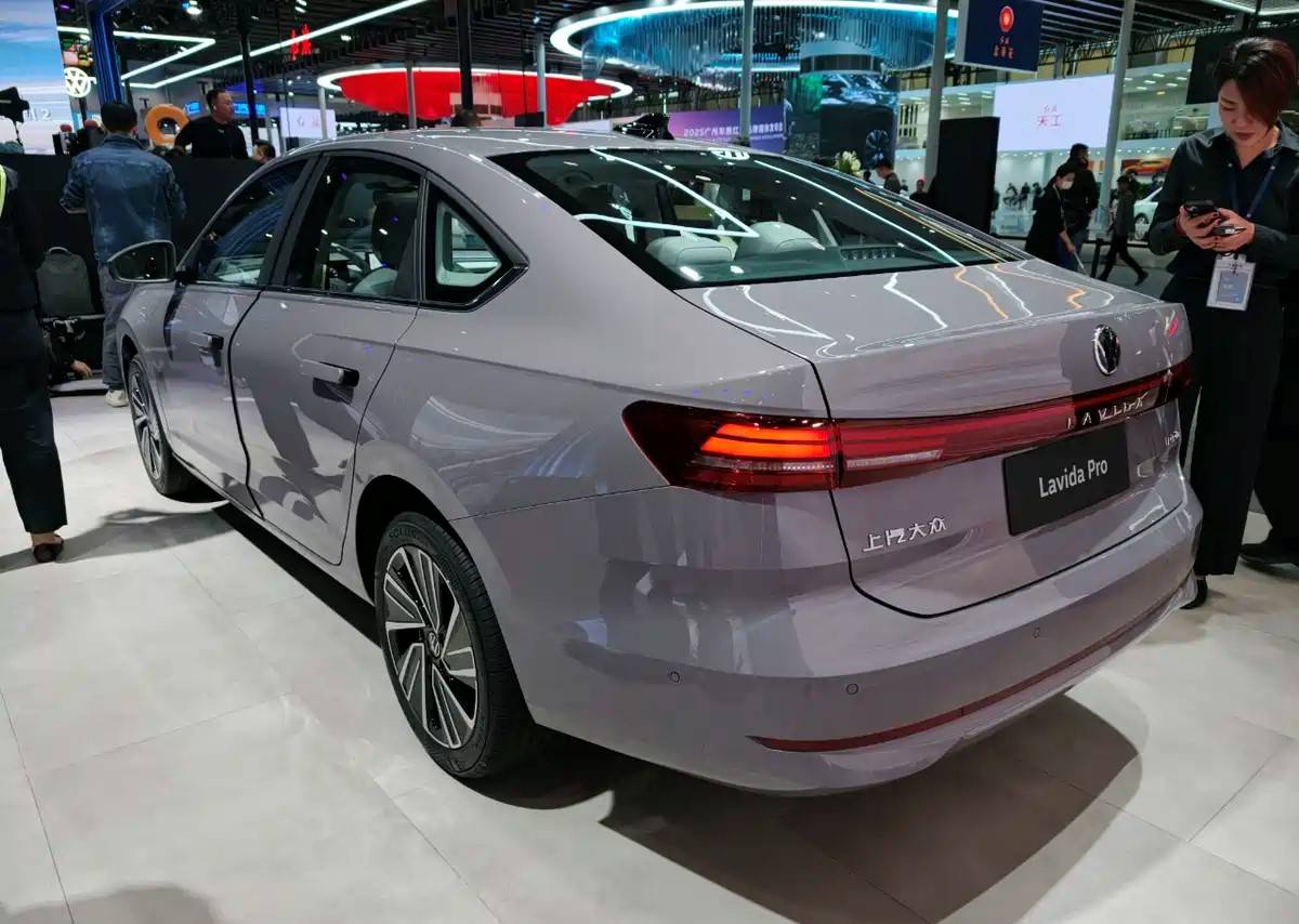 大众朗逸Pro广州车展首秀 8.88万起售携双前脸设计杀入紧凑级市场