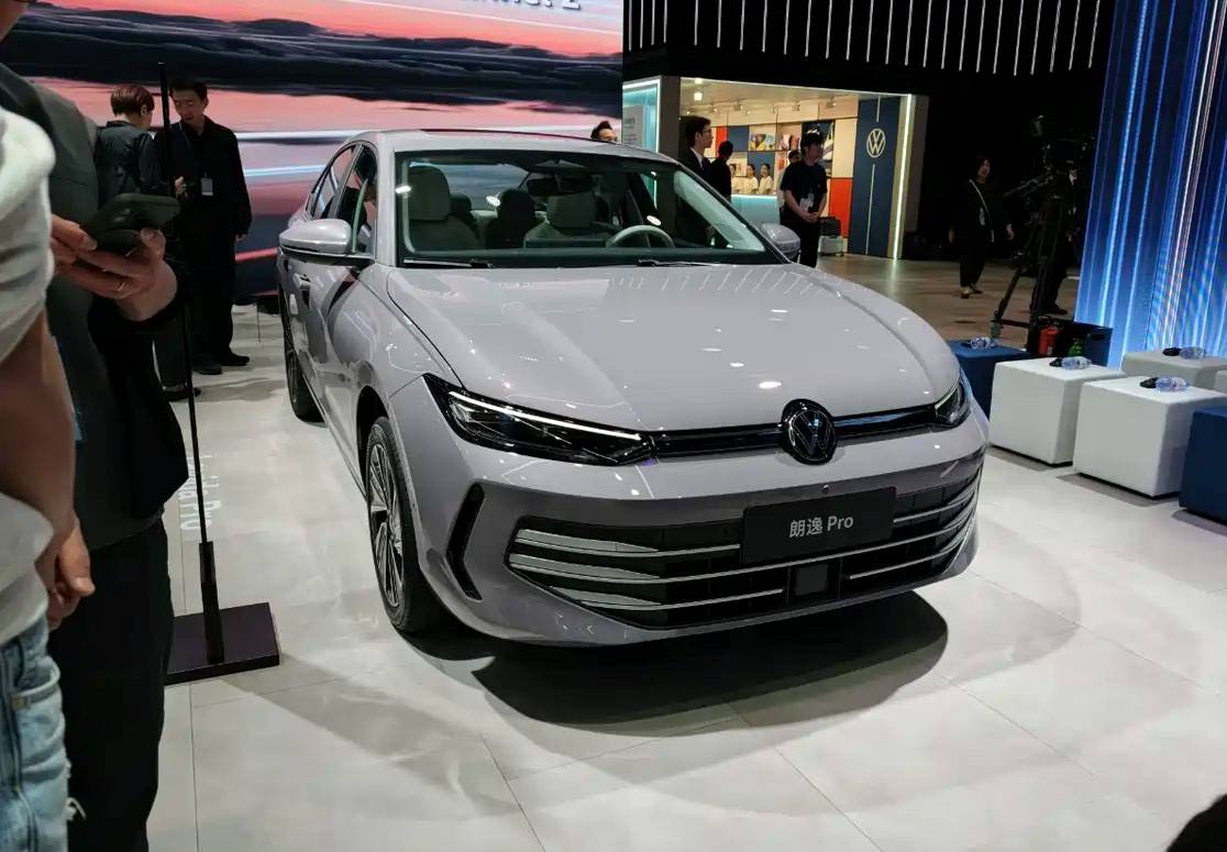 大众朗逸Pro广州车展首秀 8.88万起售携双前脸设计杀入紧凑级市场