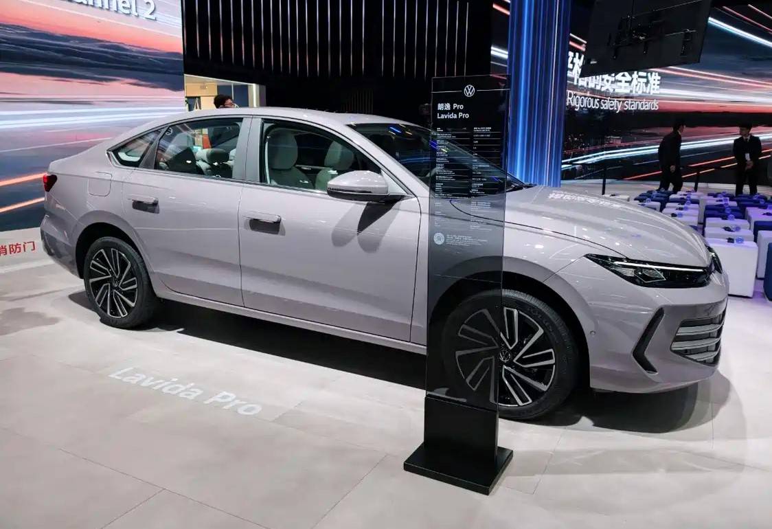 大众朗逸Pro广州车展首秀 8.88万起售携双前脸设计杀入紧凑级市场
