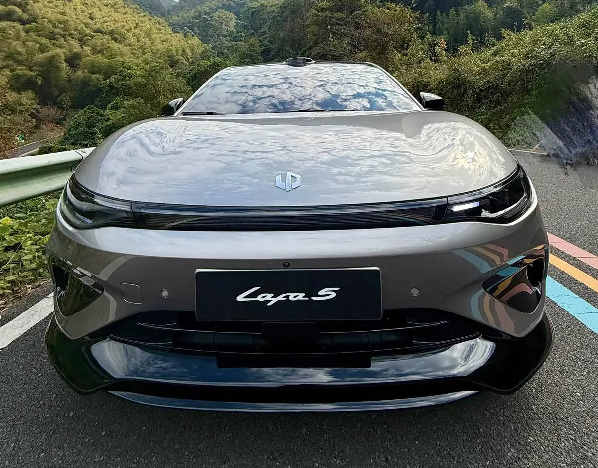 零跑Lafa5 Ultra实车曝光，2026年二季度上市