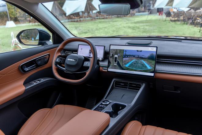 第五代瑞虎8限时售9.29万起，带8气囊+AI大模型，2825mm轴距碾压同级