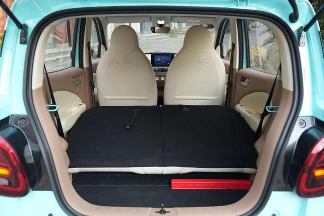 每公里使用成本5分钱 宏光MINIEV四门版XX万元起