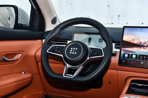 限时11.98万起！新款蓝电E5 PLUS上市，230km纯电续航+露营buff加持