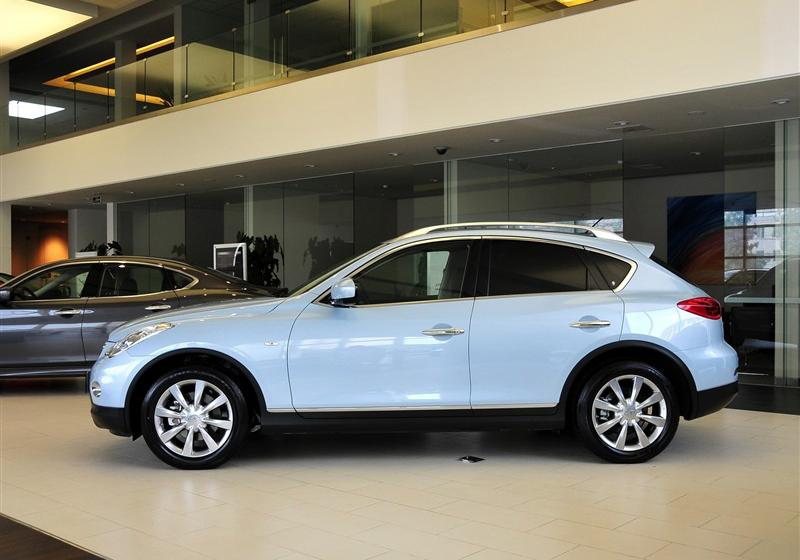 英菲尼迪EX25外观