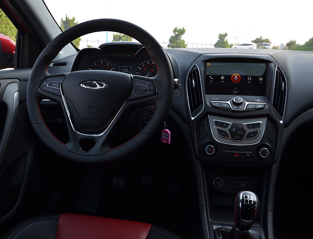 奇瑞艾瑞泽5 1.6L内饰