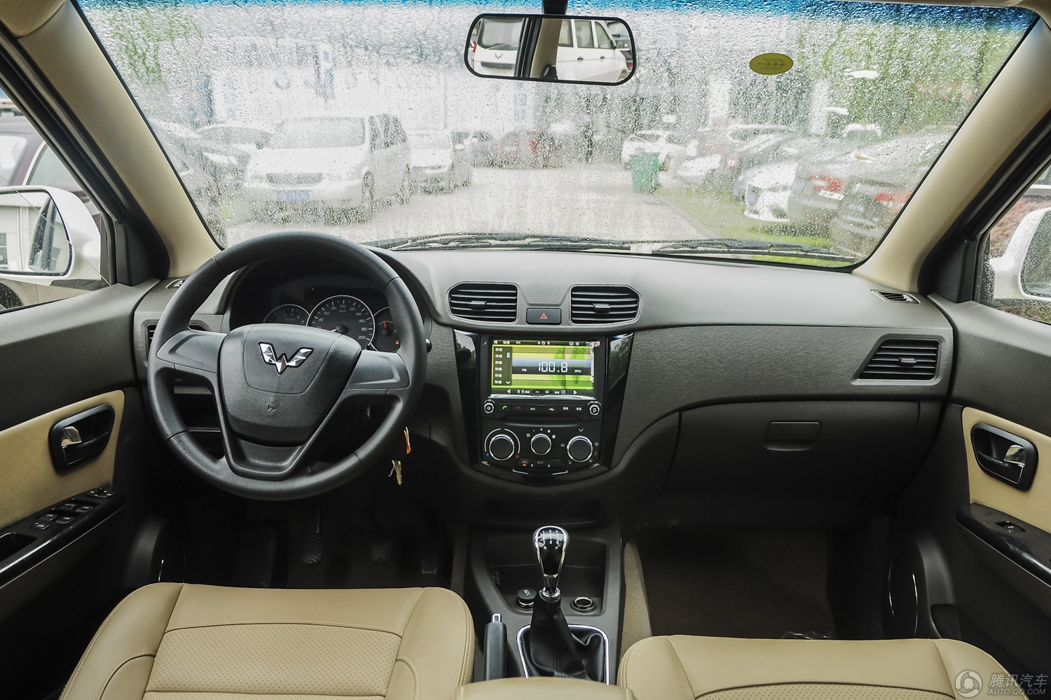 五菱宏光 内饰.jpeg