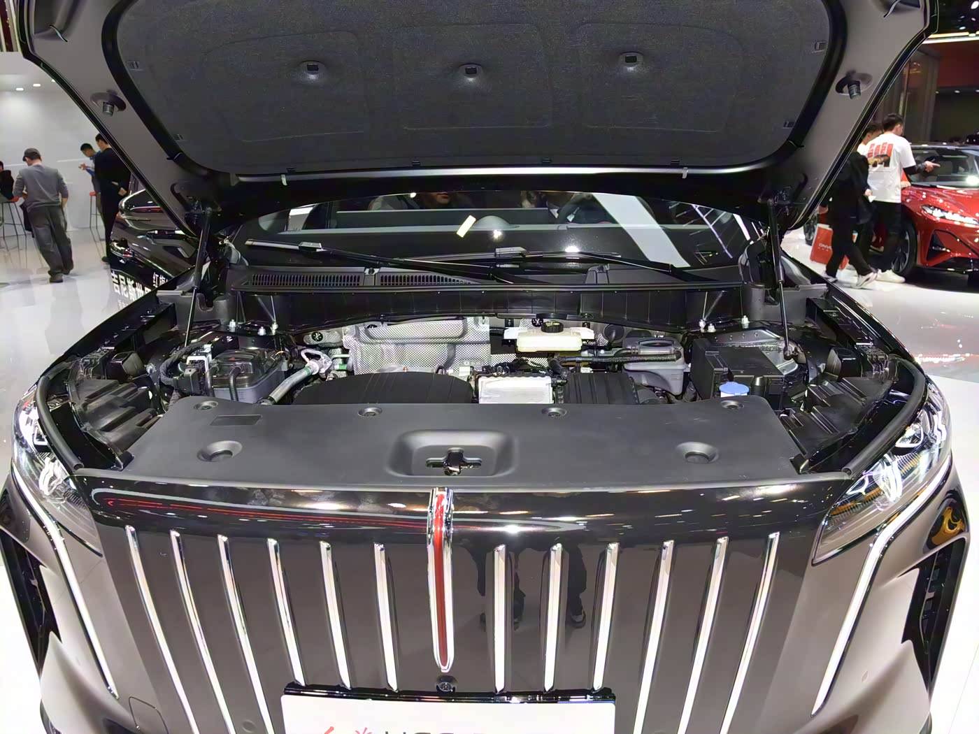 续航1650km破纪录！红旗HS6 PHEV杀到17.88万，12月12日惊艳亮相