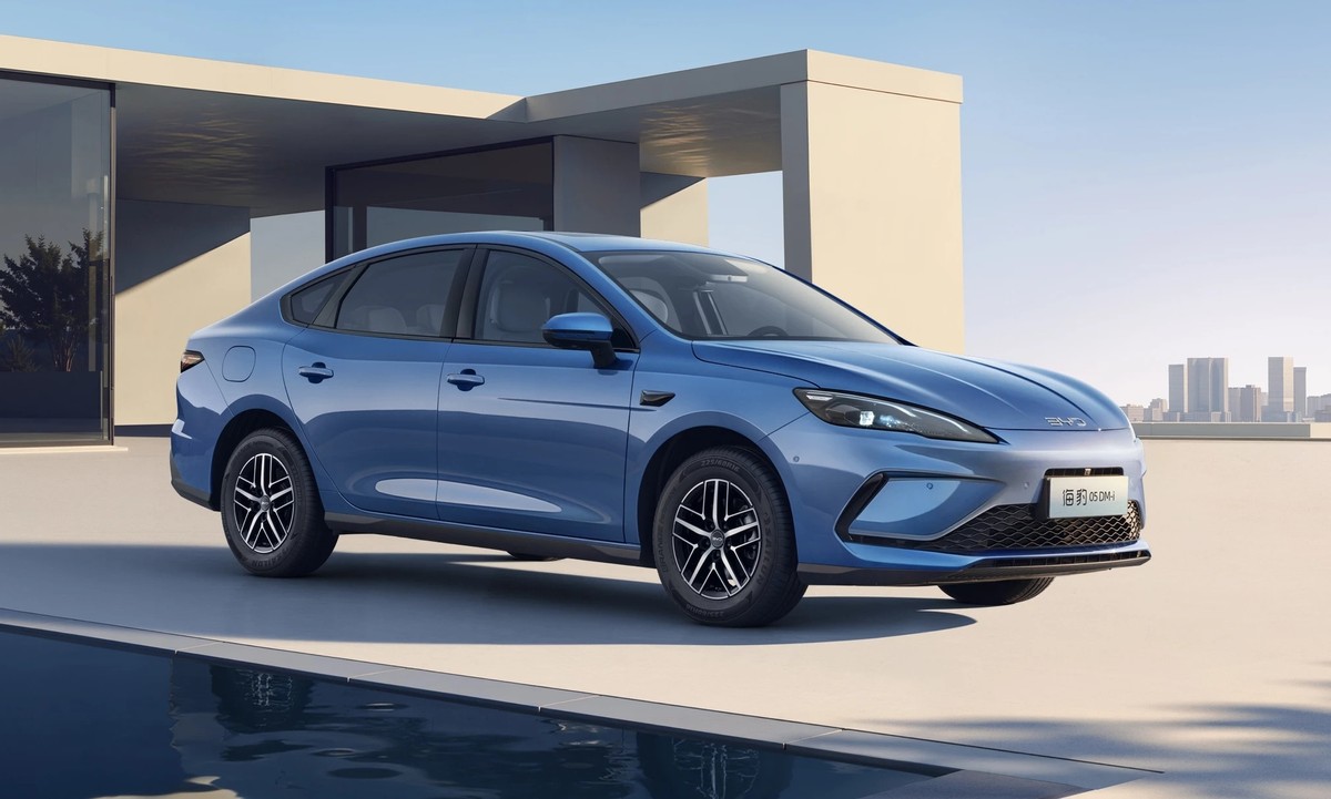 比亚迪海豹05DM-i/06DM-i长续航版上市，售8.98万元起